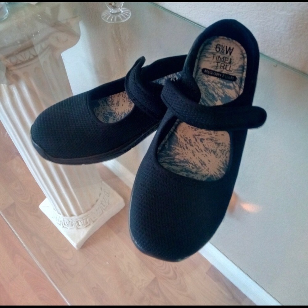 Mary Jane time& true black memory foam flat NWOT